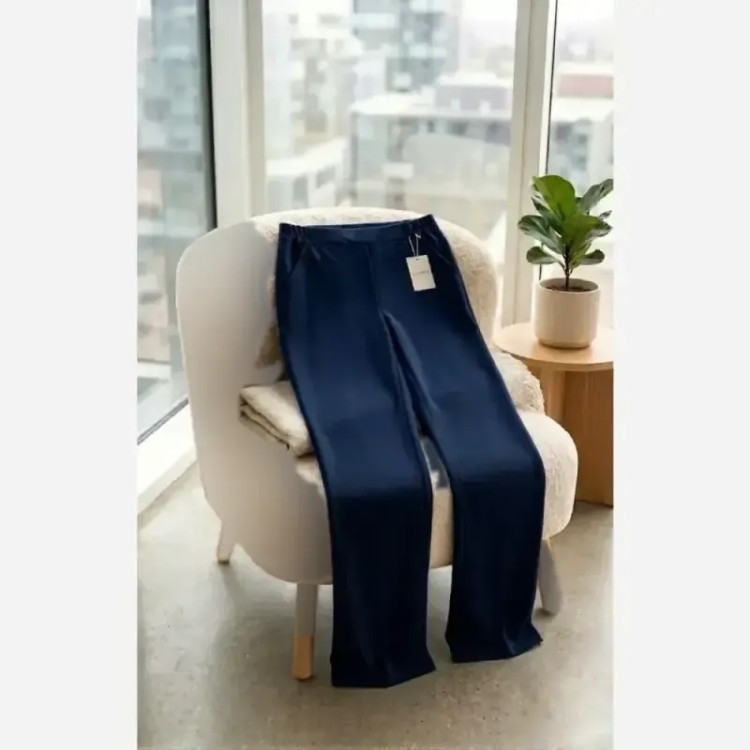 شلوار بگ زنانه پارچه مازراتی گرم بالا فری سایز رنگ کرم و سرمه ای